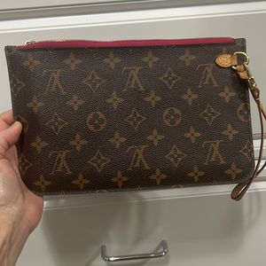 Authentic Louis Vuitton Monogram Neverfull Pochette